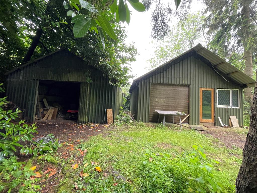 Lot: 125 - APPROXIMATELY 1.4 ACRES OF LAND WITH TWO BUILDINGS - External view of barns